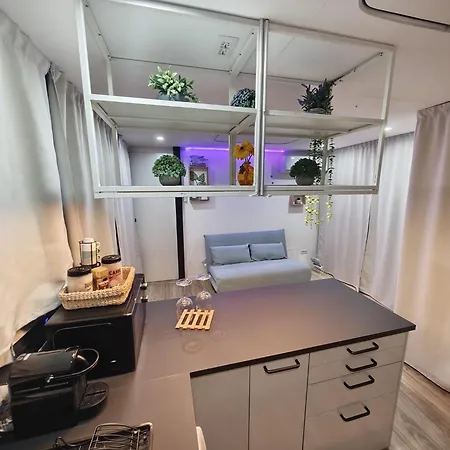 Hotel en barco Blue Lagoon Houseboat